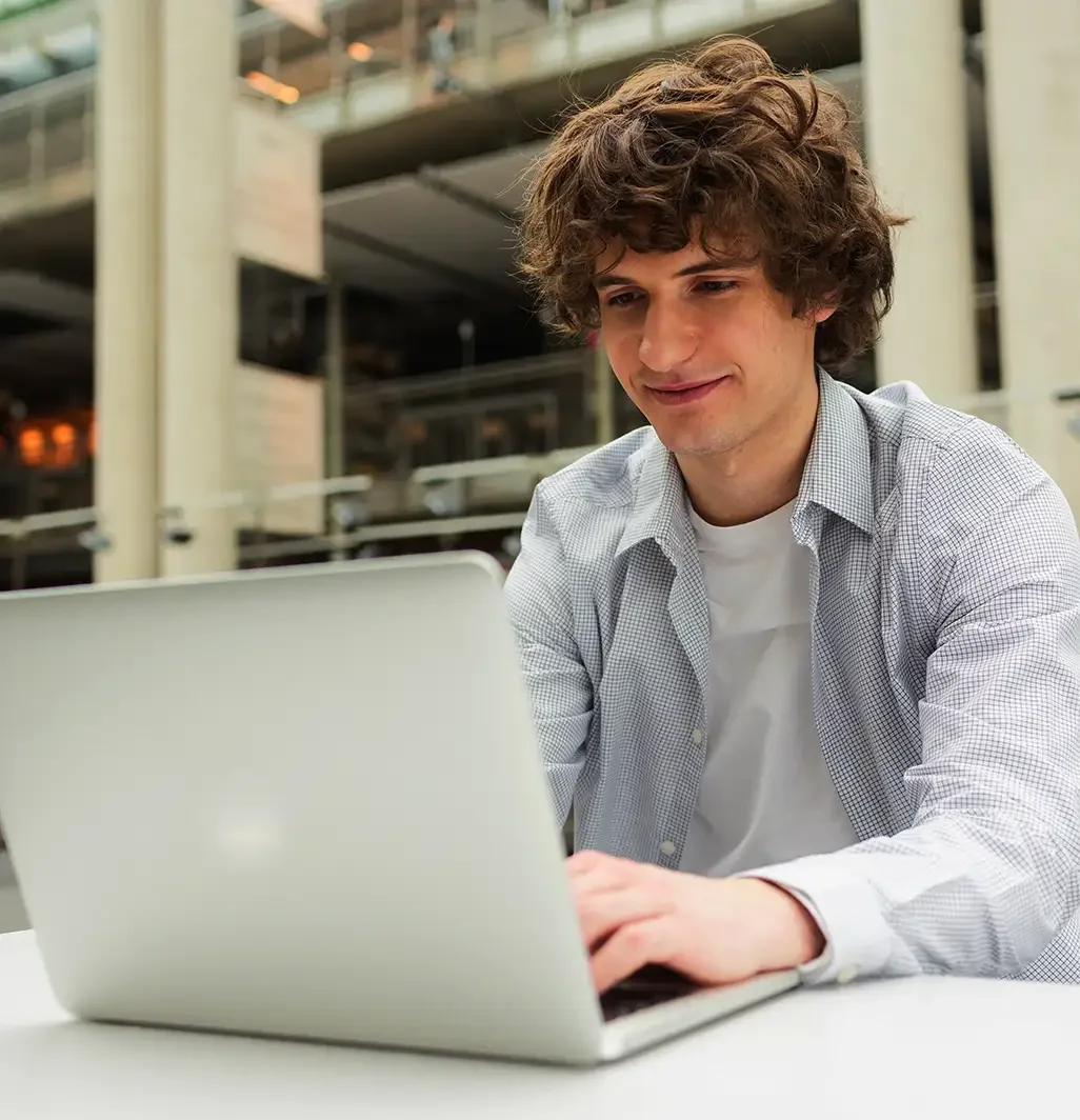 Persona, trabajando, computadora, aire libre